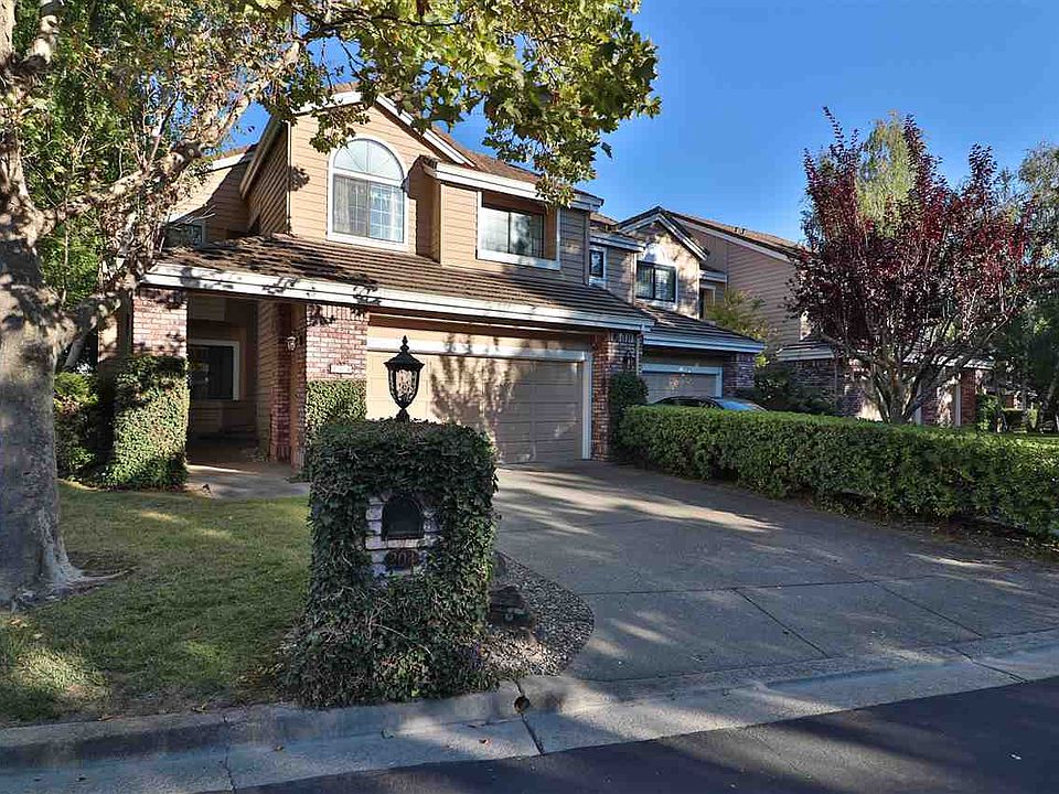 1st image of 204 Kingswood Ct