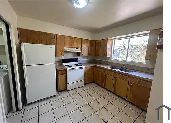 545 Palomas Dr SE #B — Photo 5