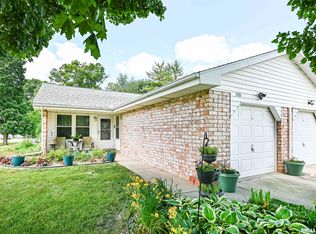 3101 N Molleck Dr, Peoria, IL 61604
