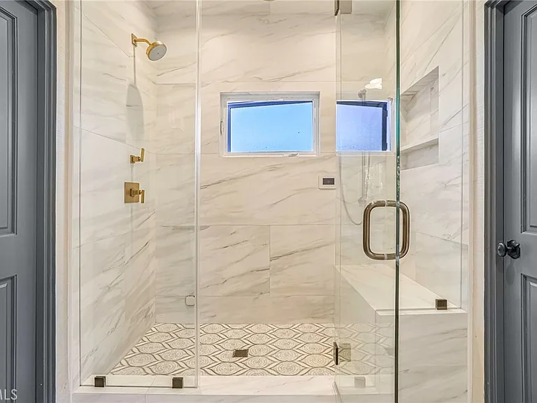 2200 Walnut Ave — Photo 25