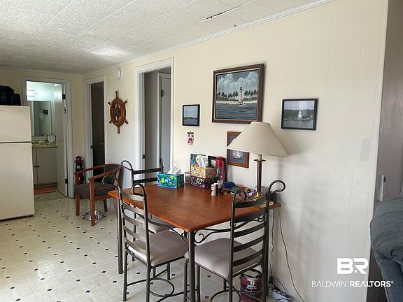 5th image of 5723 Pensacola Ave