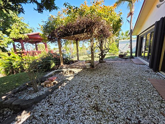 4th image of 14545 SW 75th St