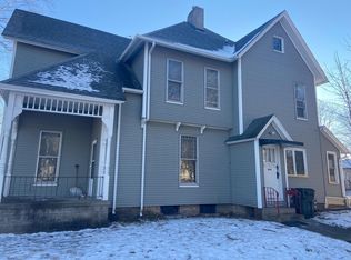 526 W 8th St, Cedar Falls, IA 50613