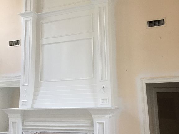 3rd image of 811 Timberwood Cir