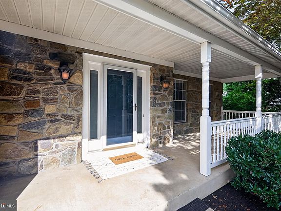 4th image of 8 Shipwright Ct