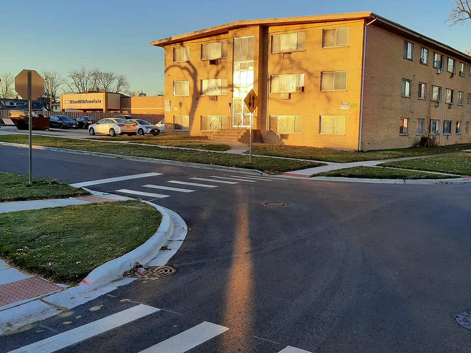 900 S 2nd Ave #106