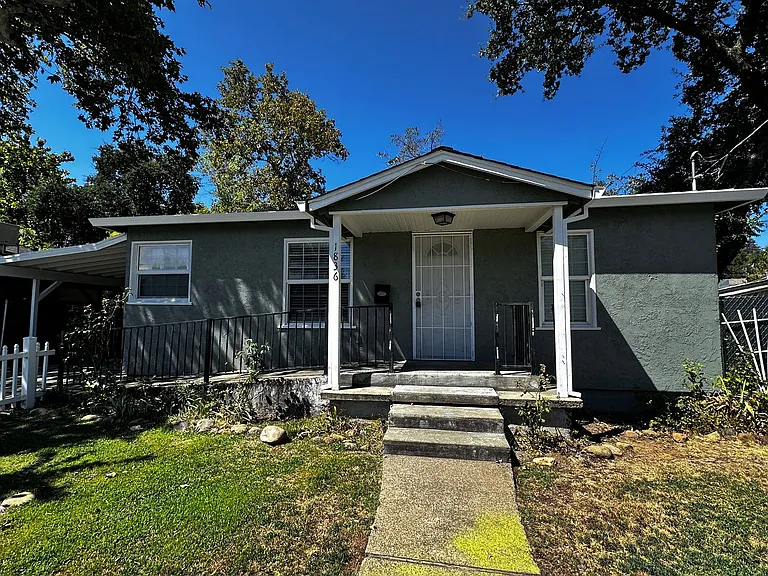 1836 Continental St — Photo 1