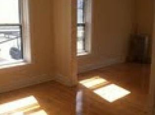 1581 Maple Ave, Evanston, IL 60201