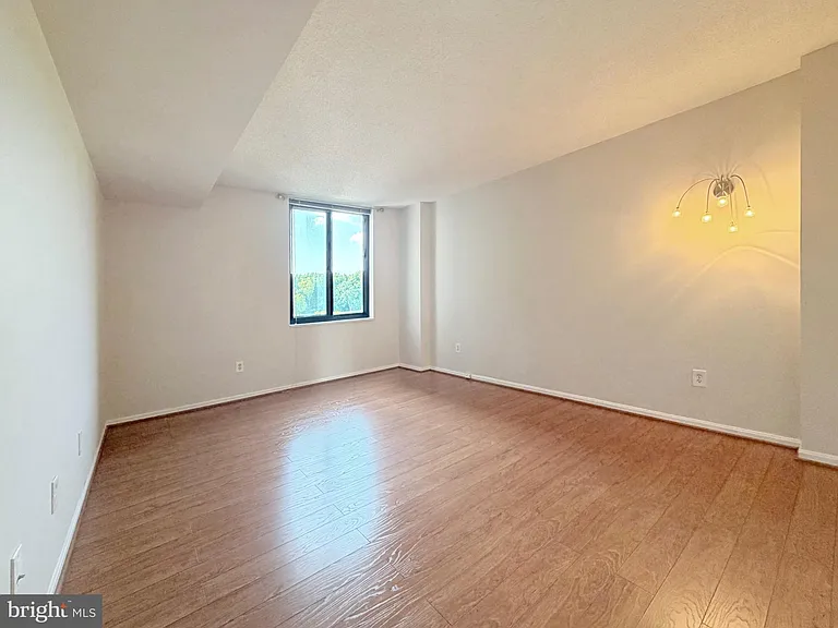 7401 Westlake Ter #610 — Photo 19