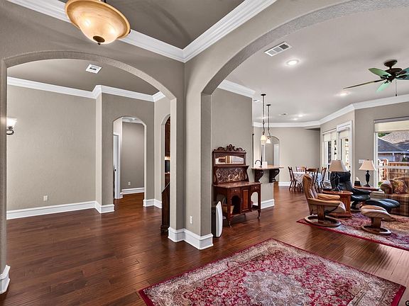 5th image of 625 Bunker Dr