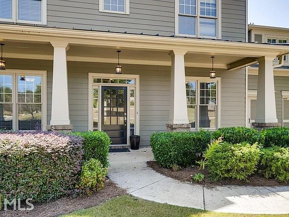 3rd image of 2589 Lakefield Cir
