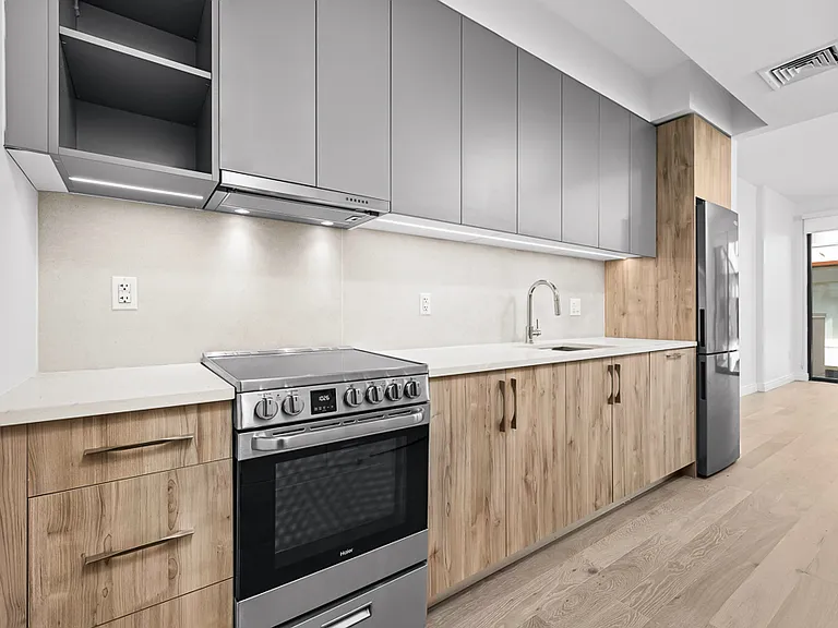 255 Lorimer St #757 — Photo 1