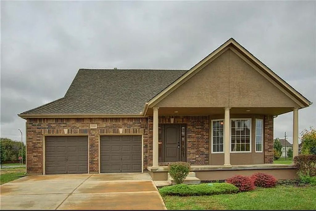16448 W 159th Ter - Property Image