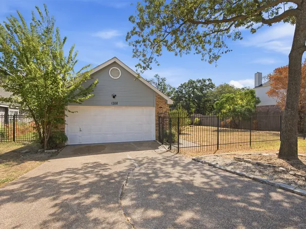 1308 Carver Ln, Irving, TX 75061