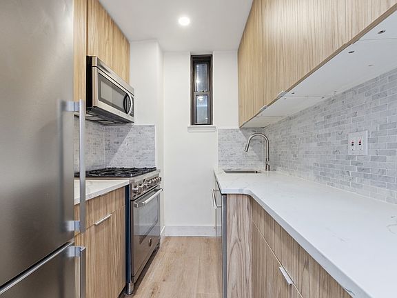 3rd image of 138 E 38th St APT 8G