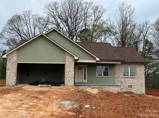 8205 Madison Ln, Hickory, NC 28602