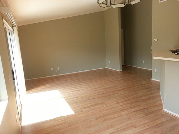 2nd image of 2572 Avenida Del Vis APT 201