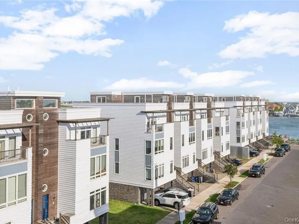 146 Beach 5th Street, Far Rockaway, NY 11691