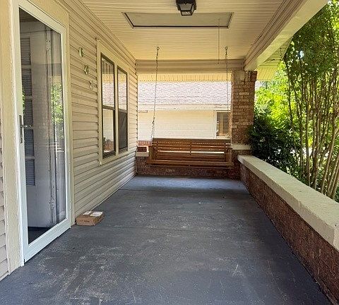 2nd image of 643 Howell St
