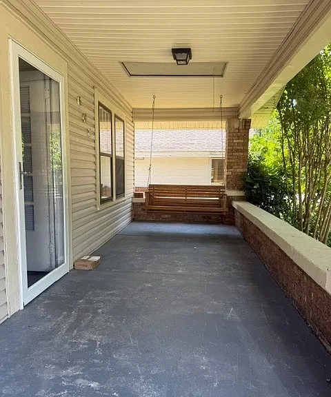 643 Howell St — Photo 2