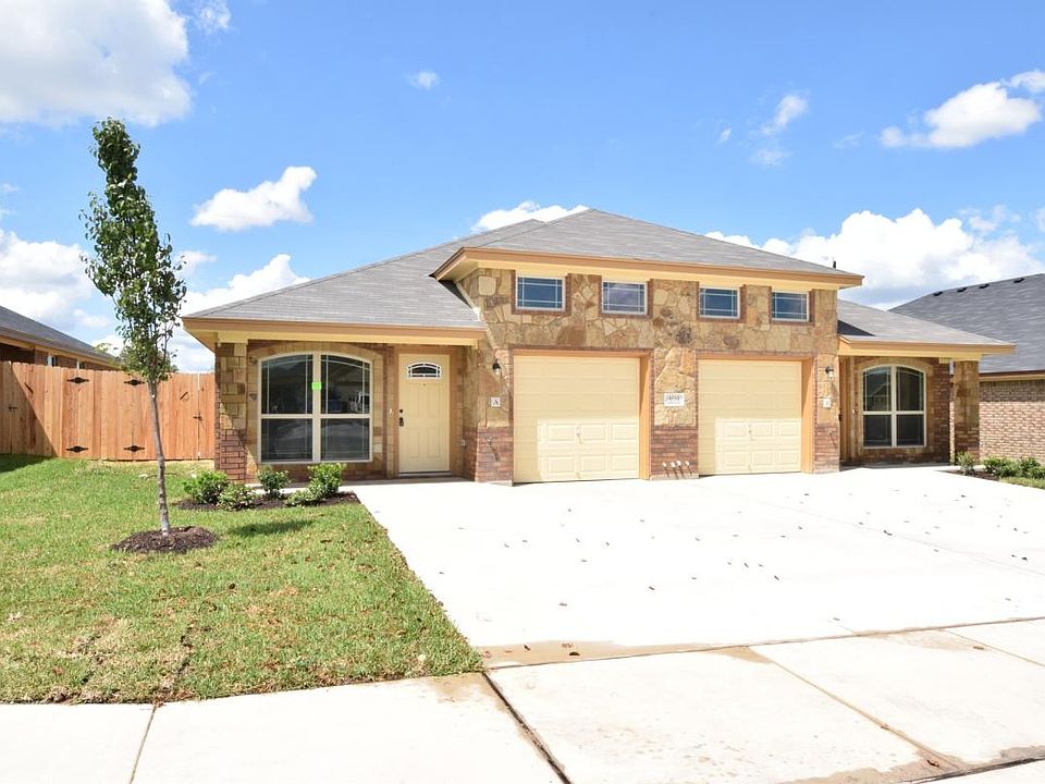 1st image of 404 Sladecek Dr