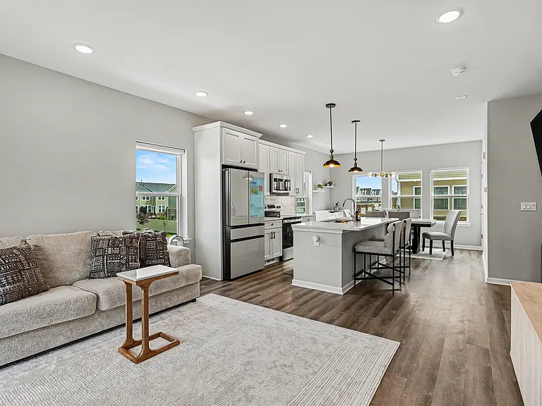 750 Huntley Ln — Photo 18