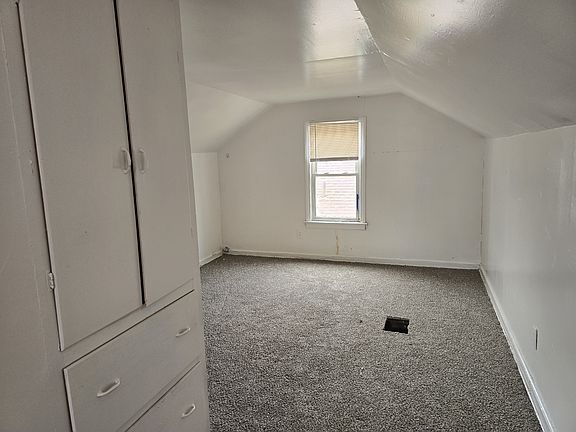 3rd image of 10031 Sorrento Ave