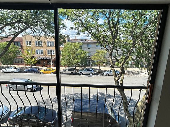 4th image of 7427 N Western Ave #3N