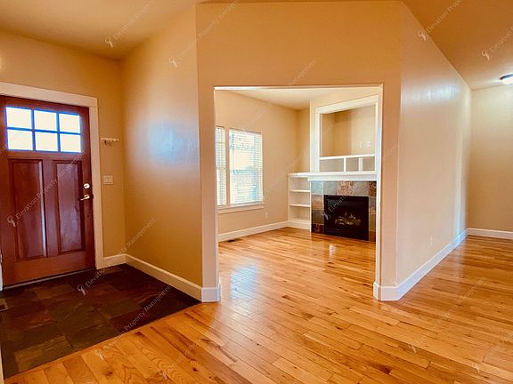 3rd image of 61263 Fairfield Dr