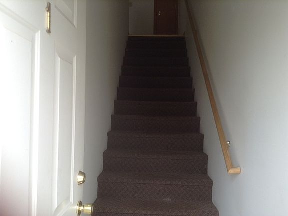 3rd image of 940 Jefferson St APT 1