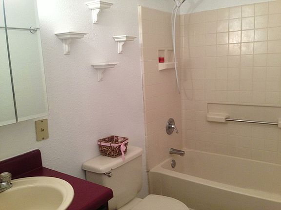 4th image of 2122 Richmond Dr