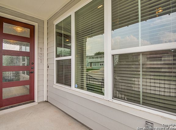 4th image of 202 Claremont Ave