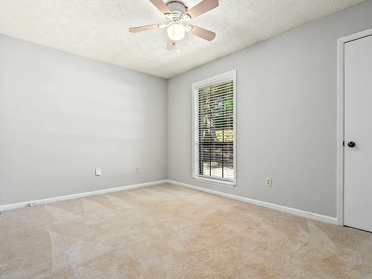1309 Sanders St — Photo 16