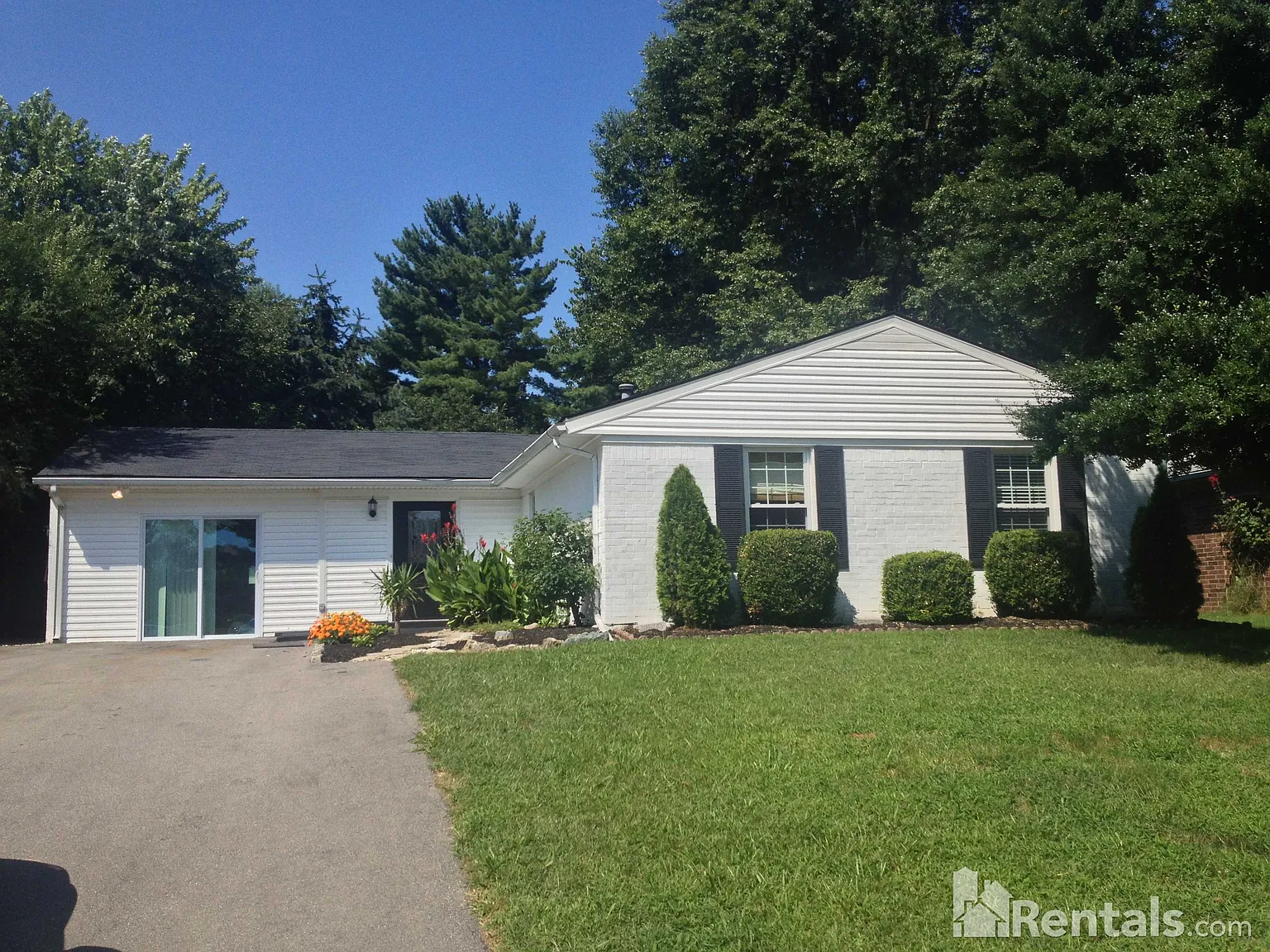 3918 Riveroaks Ln photo 1