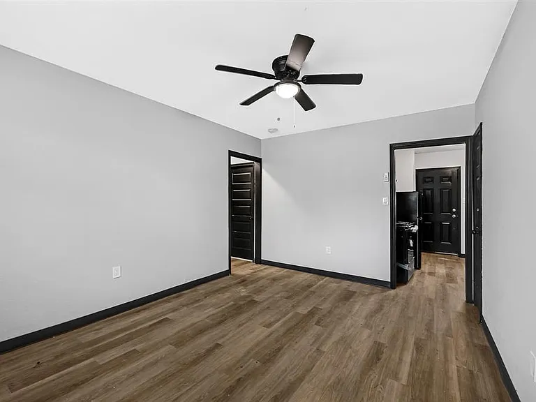 7210 Dahlia St — Photo 4