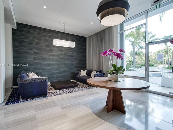 2nd image of 100 Bayview Dr APT 1508
