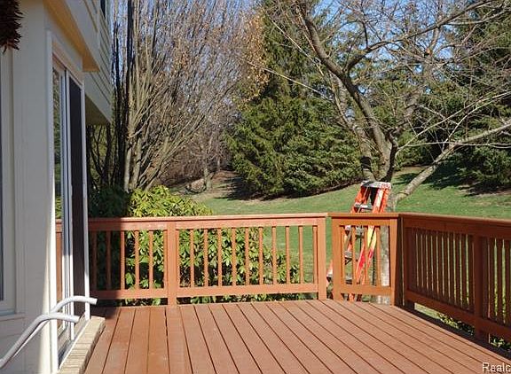 3rd image of 4558 Maple Creek Ct