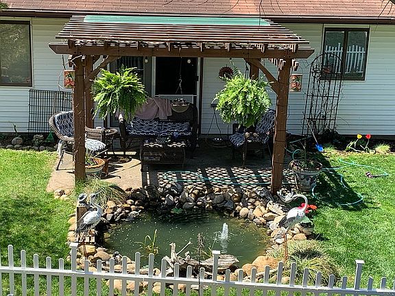 3rd image of 611 S Nursery St