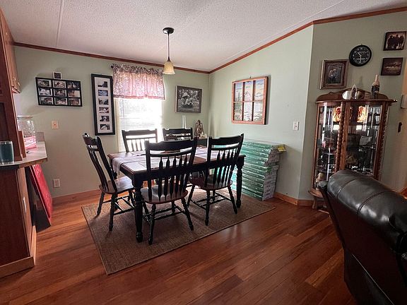 4th image of 396 Timberwood Ln