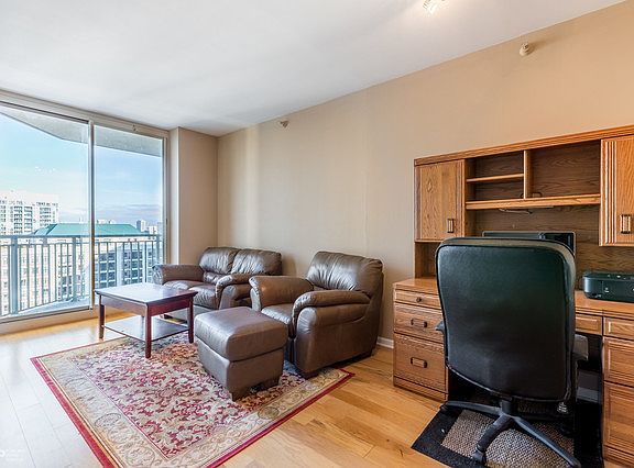 4th image of 645 N Kingsbury St APT 1807