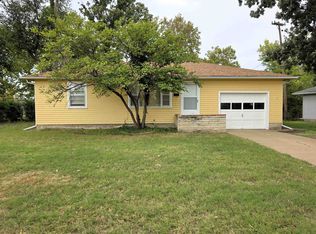 1418 Sunrise Dr, Salina, KS 67401