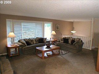 3rd image of 1102 SE 102nd Ave