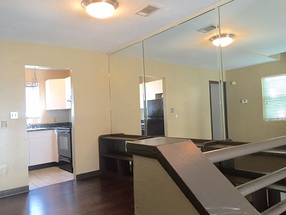 2nd image of 815 W Pensacola St APT 16