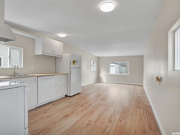 3rd image of UNIT 7-321 Dunlop STREET