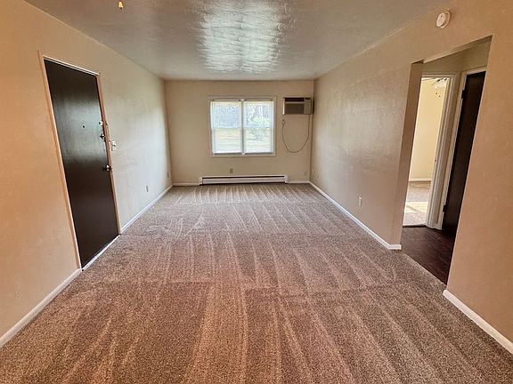3rd image of 98 Washington Blvd APT 3