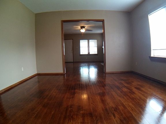 3rd image of 1413 NE 20th St