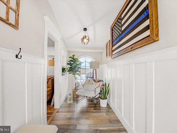 3rd image of 392 Kingfisher Rd