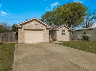 1304 E Polk Ave, Victoria, TX 77901