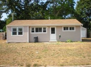 17 18th Ave, Bay Shore, NY 11706
