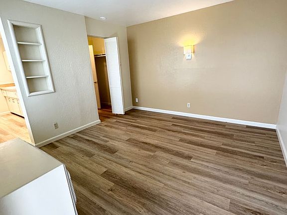 3rd image of 1804 T St APT 2